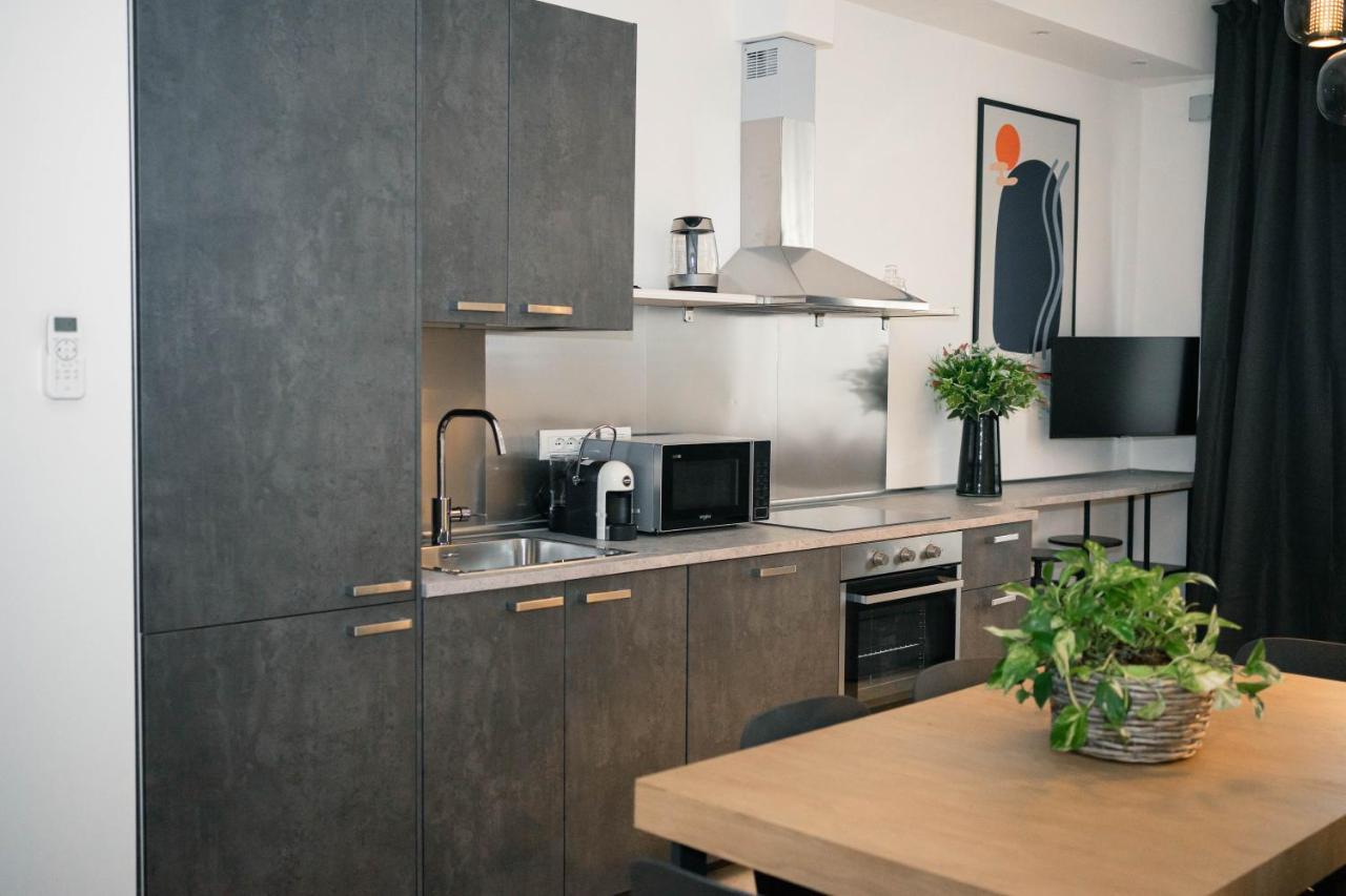 Black Marble - Design Apartment Бари Екстериор снимка