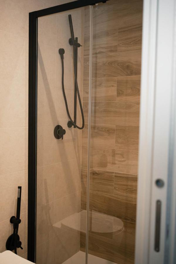 Black Marble - Design Apartment Бари Екстериор снимка