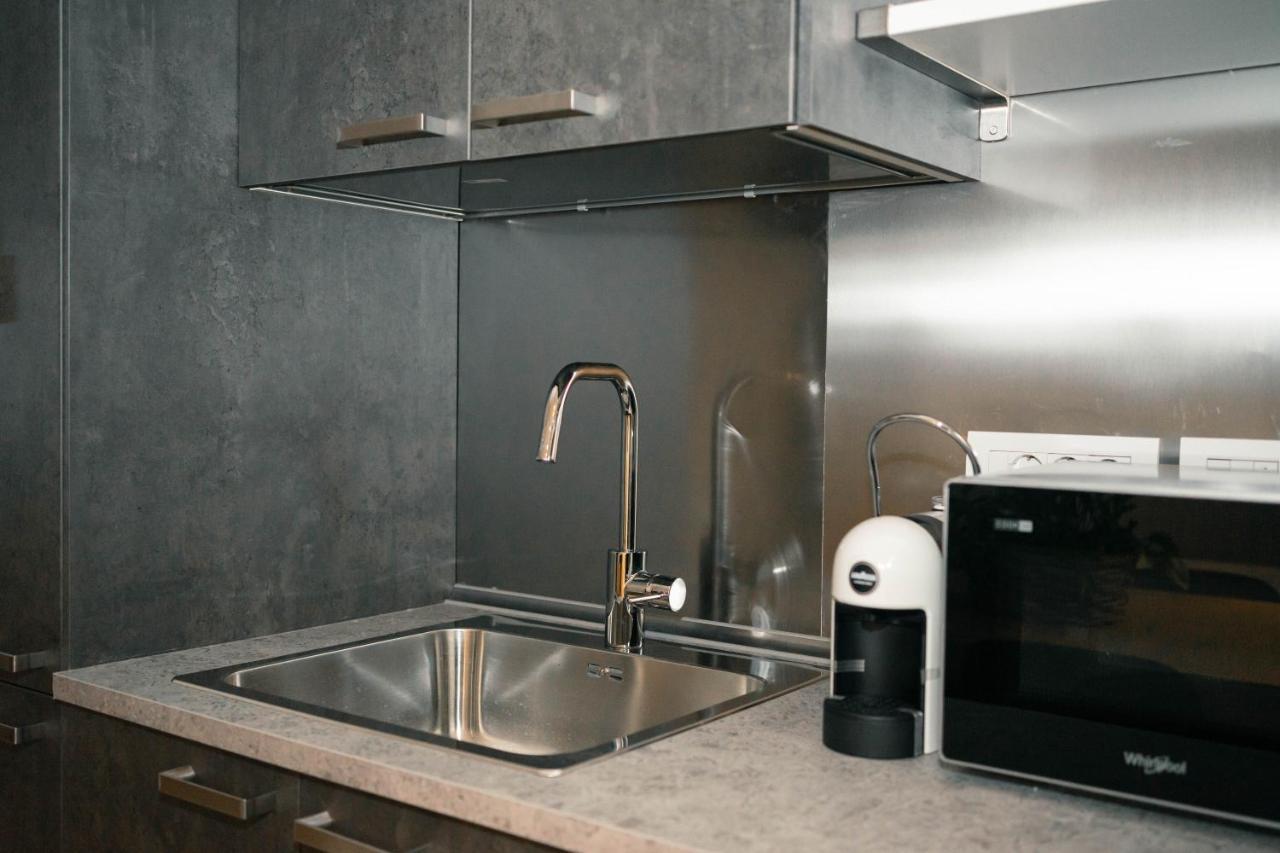 Black Marble - Design Apartment Бари Екстериор снимка