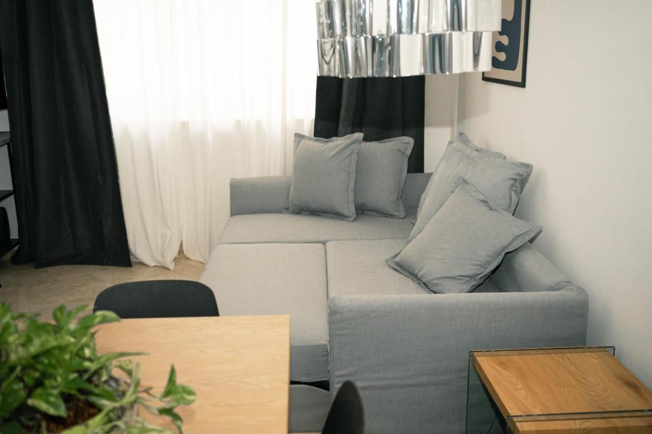 Black Marble - Design Apartment Бари Екстериор снимка